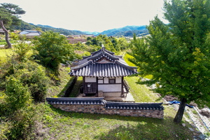 만곡정사 좌측면