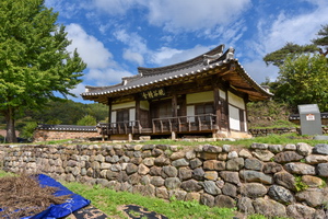 만곡정사 정측면